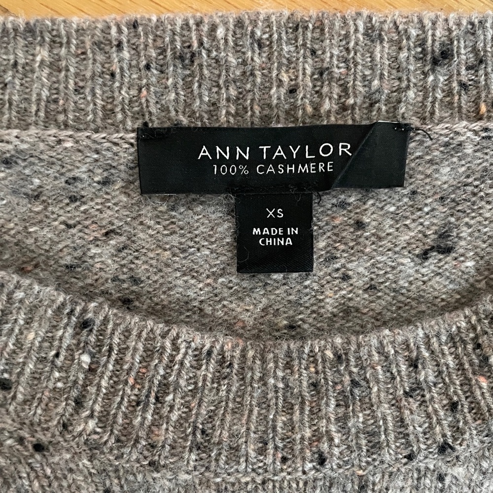 Ann Taylor Women's Crewneck Sweater in Heather Gray - Picture 2 of 8